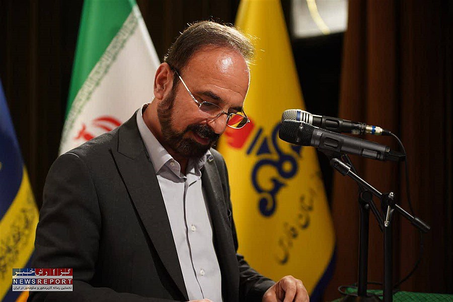 در مسیر راه شهیدان خدمت می بایست دنباله رو باشیم