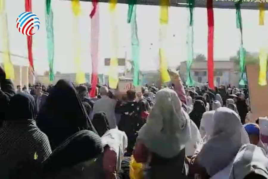 عطر بهشت در مدرسه دخترانه ام‌لیلا دهشیخ؛ استقبال باشکوه از شهید گمنام